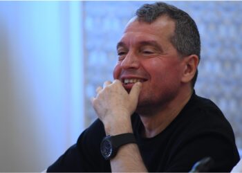 Тошко Йорданов “помете” студиото на Нова, водещата едва не го изгони на живо, плюейки от яд: “Приятни празници!”