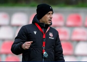 “Сектор Г” Иска Оставката на Треньора на ЦСКА Александър Томаш