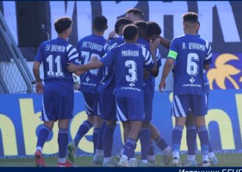 Напрежението нараства в съблекалнята на Левски София, след като топ халф е хванат да има връзка със съпругата на свой съотборник