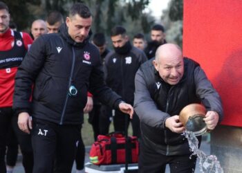 Феновете на ЦСКА към Томаш: Оставка!