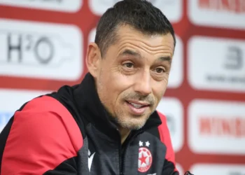 В последния момент обрат, тъй като ЦСКА София ще удължи с една година договора на Александър Томаш, тъй като клубът му се доверява за още една година