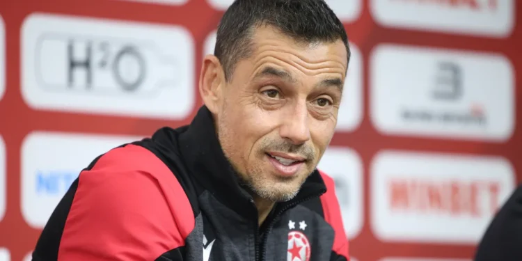 В последния момент обрат, тъй като ЦСКА София ще удължи с една година договора на Александър Томаш, тъй като клубът му се доверява за още една година