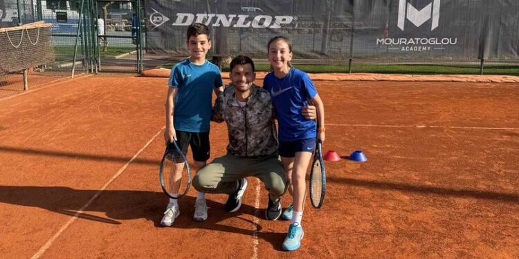 ЗЛАТНО СЪРЦЕ: ГРИГОР ОСИГУРИ ОБУЧЕНИЕТО НА ДВЕ БЪЛГАРСКИ ДЕЦА В АКАДЕМИЯТА НА МУРАТОГЛУ!