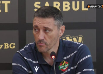 ЦСКА София и Душан Керкез преговарят за условията на договор, за да стане той следващият мениджър на клуба