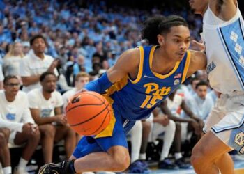 Kentucky coach Mark Pope shares his thoughts on PG Jaland Lowe Jaland Lowe is going to have a special season for Kentucky.