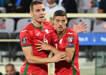 ЦСКА София и Левски София в момента водят преговори за размяна на Станислав Шопов и Илиян Стефанов преди летния трансферен прозорец