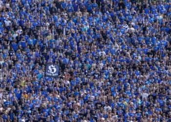 Плановете на Българския Футболен Съюз за Намаляване на Клубовете в Първа Лига Са от Значителна Полза за Левски София