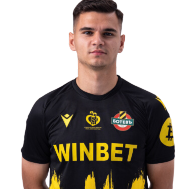 Оригинален SEO Заглавие: NIKE предлага на Никола Илиев най-голямата сделка за спонсорство за играч, играещ в българската лига, тъй като Илиев вече ще носи обувки NIKE