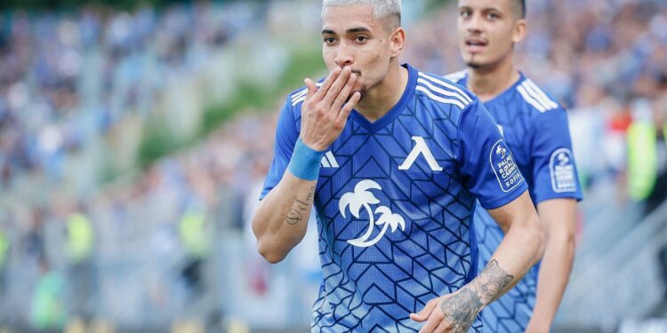 ДОКЛАД ЗА СИТУАЦИЯТА: Синята криза се задълбочава – Още една звезда на Левски падна! Ще се развали ли някога проклятието от контузии?. Научете повече на 👇 👇 👇 