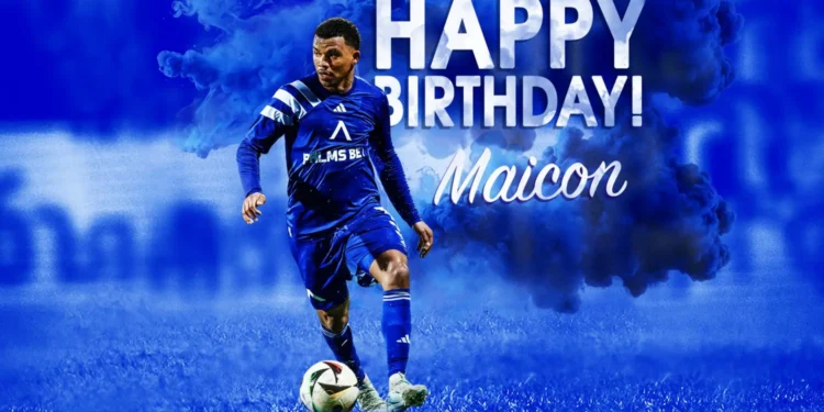 Майкон празнува сребърен юбилей като ключов защитник на Левски.