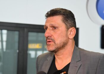 ЦСКА изправен пред трудности: Двама ключови халфове напускат заради конфликти с Филип Филипов