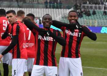 Явно зимният опит не им стига! Левски иска да вземе от Локо Пд по-ялов и от Сангаре нападател