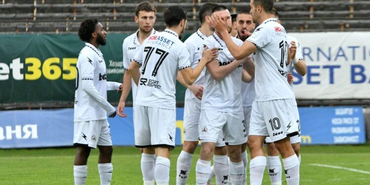 5 попадения за 25 минути на Славия – Ботев Вр родиха топ-коефициент и гол-шедьовър