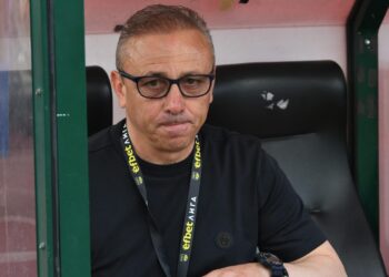 Сензационно видео: Ето защо бе наказан Илиан Илиев! Псува фенове на ЦСКА, пробва да счупи оградата