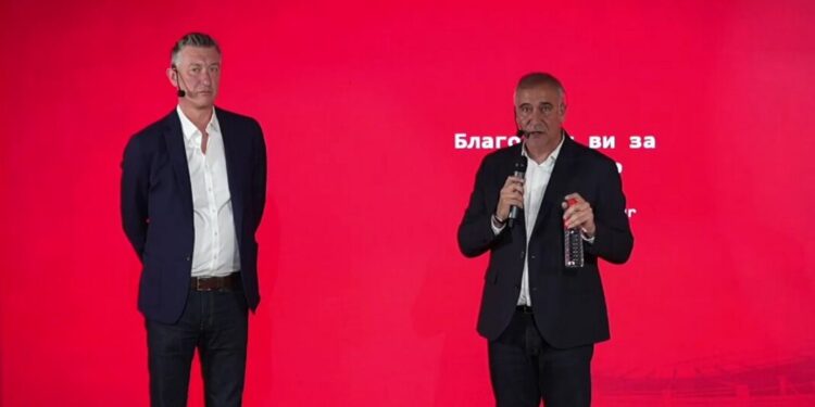 СКОРО ИЗТИЧА ЛИ МАНДЖЕРЪТ НА АЛЕКСАНДЪР ТОМАШ: ЦСКА 🔴 ⚪ Eyes Заместник с голямо име и потенциална заплата от милиони евро Главен лов за треньори.  Новият директор на клуба каза своето.  Научете повече на 👇👇👇