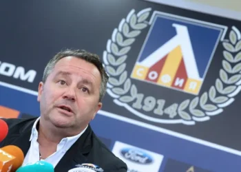 Блудният син се завръща на тъчлинията: Славиша Стоянович поема кормилото на Копер!.  Прочетете цялата история на 👇 👇 👇