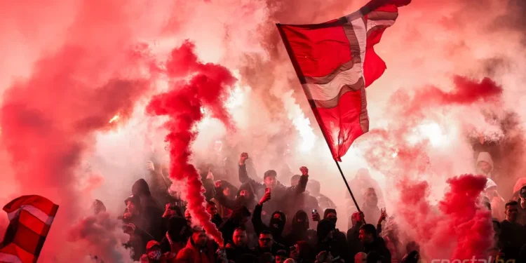 ИЗВЪНРЕДНО! Феновете на ЦСКА ПОЛУДЯХА – 75% от блок 21 ИЗКУПЕН за ЧАСОВЕ! ПФЛ се готви да ПУСКА ОЩЕ!