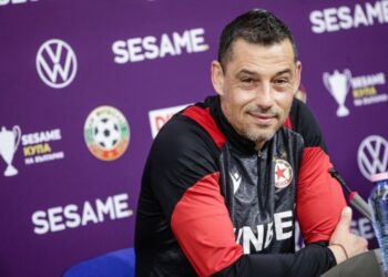 Защитният генерален план на Томаш: „8 автобуса“ за осигуряване на победата