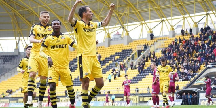 ШОК! Безработен от 10 месеца ЕКСнационал поема гладния Ботев! Кой е той?!