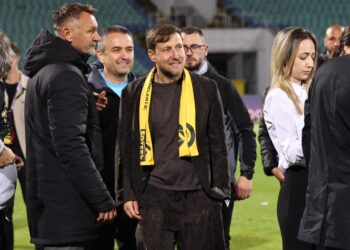 ИЗВЪНРЕДНО! Депутат с УЖАСЯВАЩИ разкрития за Ботев Пд: Зингаревич и Nеxo – ПРАНЕ НА ПАРИ с Васил Божков?!