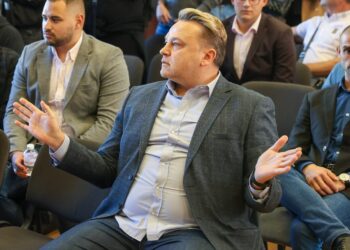 Разпитват в полицията човек от щаба на Бербатов, обвинен, че звънял на национали с неприлични оферти