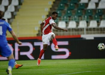 ВОЙНА в ЦСКА! Манчев ПОДАРИ играч на Томаш, а сега… КРАЙ за Пинто?!