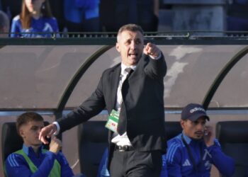 СКАНДАЛ! Генчев ОТМЪСТИ на Сираков? Взе играч от Левски и такъв, когото той ИЗГОНИ!