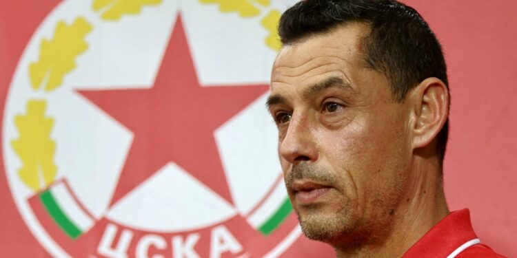 БОМБА ЗА ЗАМЕСТНИК НА ТОМАС: Отчаян Гамбит на ЦСКА – Дали Един „Икона“ на Спортинг Лисабон е Шокиращият Резервен План, или Тайният Ключ към Червената Слава?!