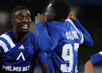 ОТ ГЕРОЙ ДО АУТСАЙДЕР? Звездата на Левски, чието име 35 000 фенове скандираха, видя как мечтата му на „Герена“ СЕ РАЗПАДА снощи!