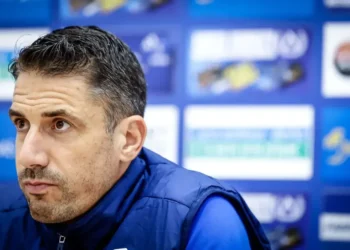 ПРЕДИЗВИКАТЕЛСТВО “ЛУДОГОРЕЦ” ПРЕД ВЕЛАСКЕС! ТРЕНЬОРЪТ НА ЛЕВСКИ ГОВОРИ ЗА ЛИПСИТЕ И ТВЪРДО ЗАЯВИ: ОТИВАМЕ ЗА ПОЛОЖИТЕЛЕН РЕЗУЛТАТ