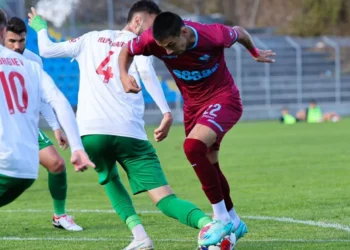 БИТКА ЗА ЖИВОТ: Застрашеният от Изпадане Ботев Враца, Окуражен от Скорошната Форма, Посреща Септември