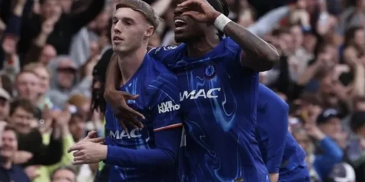 ХАОС ИЗБУХНА НА ТЕРЕНА! САМОТЕН ФЕН НА ЛЕВСКИ ЩУРМУВА ИГРИЩЕТО В СРЕДАТА НА МАЧА, СПРЯ ИГРАТА ШОКИРАЩО!