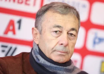 ПЛАМЕН МАРКОВ С РАЗТЪРСВАЩ АНАЛИЗ ЗА ЦСКА: „НЕ Е САМО ТОМАС ВИНОВЕН! Проблемът е в КАЧЕСТВОТО на играчите!“