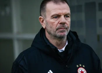 ЦСКА’С ТИТУЛНО ПРЕДАТЕЛСТВО! ЛЕГЕНДАТА МЛАДЕНОВ: „12 МИЛИОНА ЛВ. – И НИКАКВА БОРБА?! ЧИСТА НЕКОМПЕТЕНТНОСТ!“