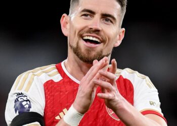 Арсенал иска да се раздели със звездата в средата на терена Жоржиньо, който ще се присъедини към АПОЕЛ през лятото като свободен агент