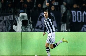 Сделка на хоризонта? ПАОК и Левски започват преговори за Десподов!