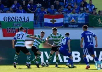 КРИЗА НА ГЕРЕНА: Играчи на Левски ВДИГНАХА РОПОТ срещу треньора заради спорни състави!