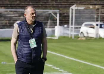 ШОК И БЕЗУМИЕ! ДИСЦИПЛИНАРНАТА КОМИСИЯ НА БФС СЕ ПОДИГРА С ПРАВИЛАТА! Треньорът на ЦСКА Се Измъкна Без Наказание След Зловещия Скандал!