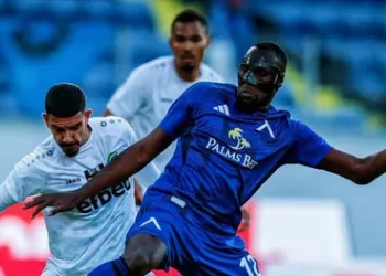 Заглавие: Мачът между Левски и Лудогорец завърши с хаос след меле на терена