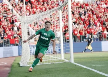 Шокираща Сделка: “Лудогорец” Продаде Най-Добрия си Вратар на Вечния Съперник “Левски”!