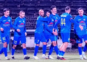 Драма в Левски: Юбилеят помрачен от припаднали футболисти!