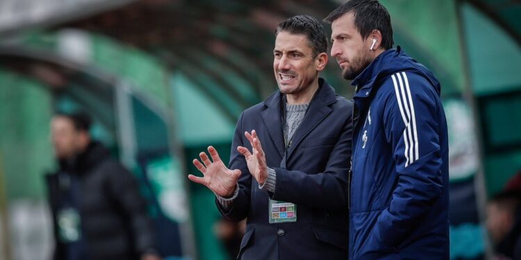 Хулио Веласкес се ангажира с талантите на Левски, изгледа победа с обрат във Вечно дерби