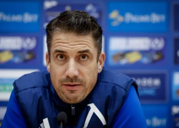 Веласкес зачеркна халф – нова двойка в средата на Левски