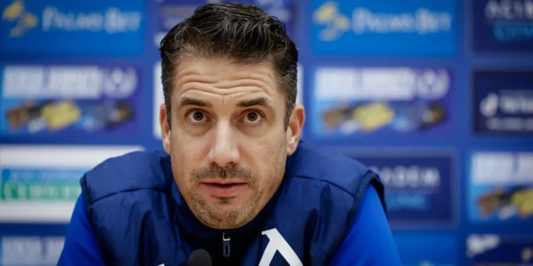 Веласкес зачеркна халф – нова двойка в средата на Левски