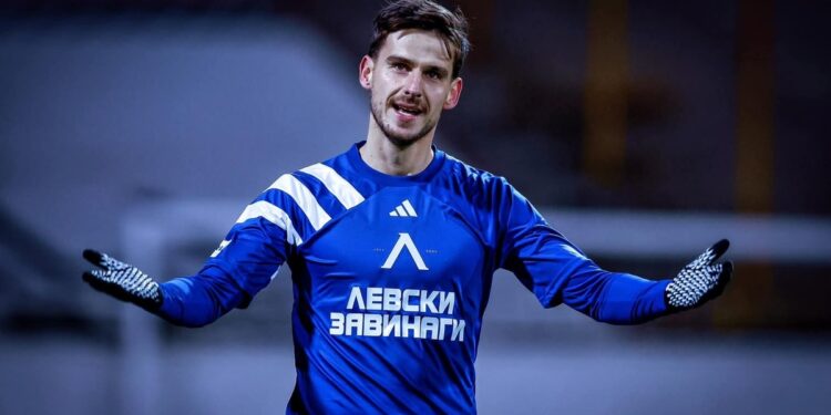 Левски София удължава договора на Илиян Стефанов за следващите 6 сезона, тъй като той в момента е най-високоплатеният играч в клуба