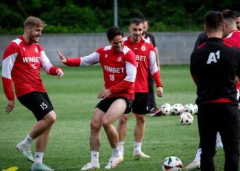 Трима отпаднаха от състава на ЦСКА за мача с Берое.