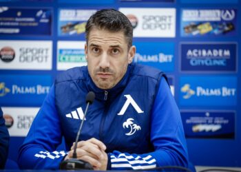 Пресконференция на Хулио Веласкес