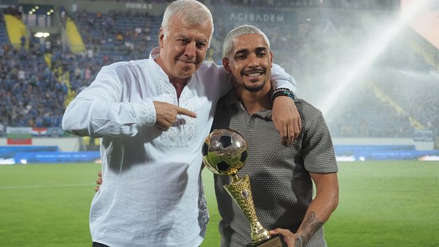 Война! Лудогорец цака Левски за бивш… левскар!