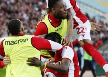 При пореден неуспех за ЦСКА София, нападателят Аарън Исека отново се озова извън игра поради…