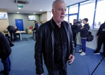 Левски спасява лиценза на клуб от родната Първа лига